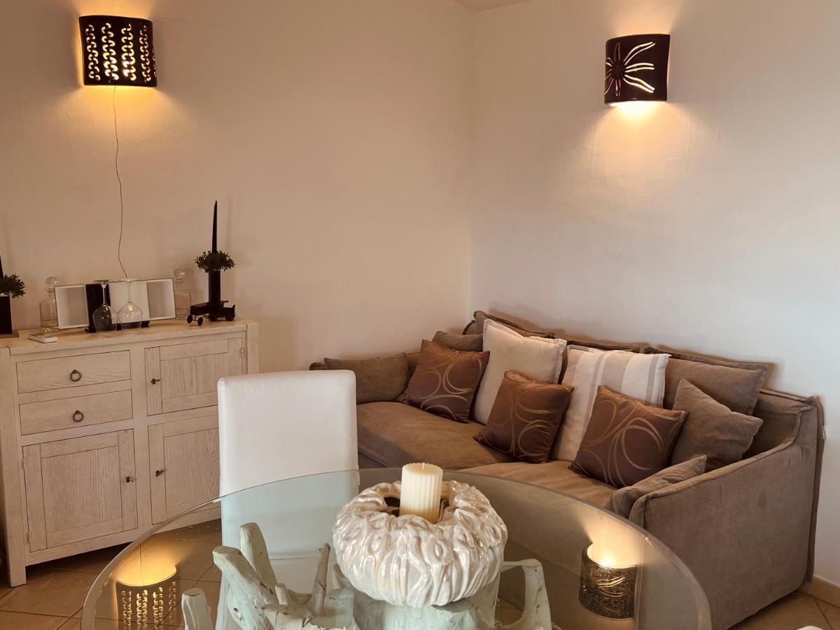 Villa A Golfo Aranci Con Vista Su Tavolara Marinella  Bagian luar foto