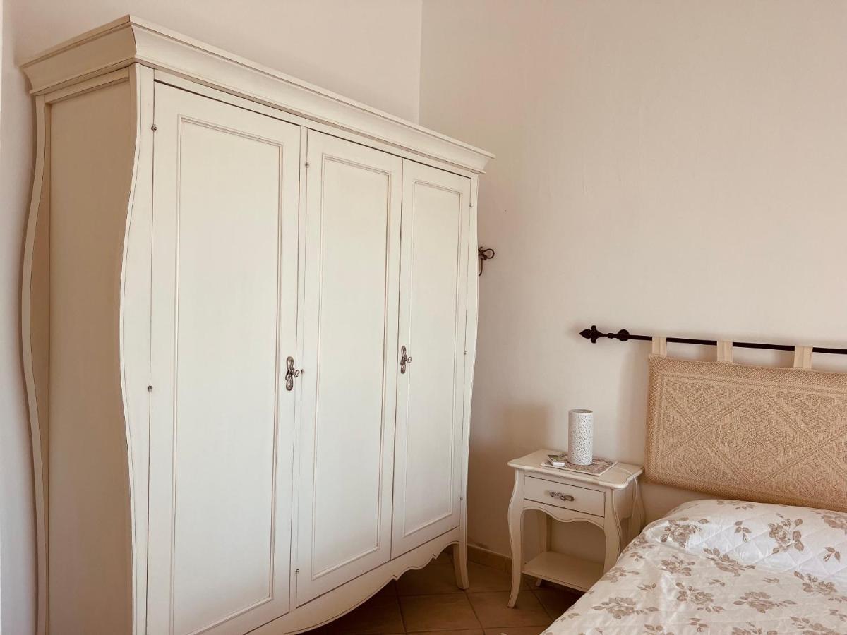 Villa A Golfo Aranci Con Vista Su Tavolara Marinella  Bagian luar foto