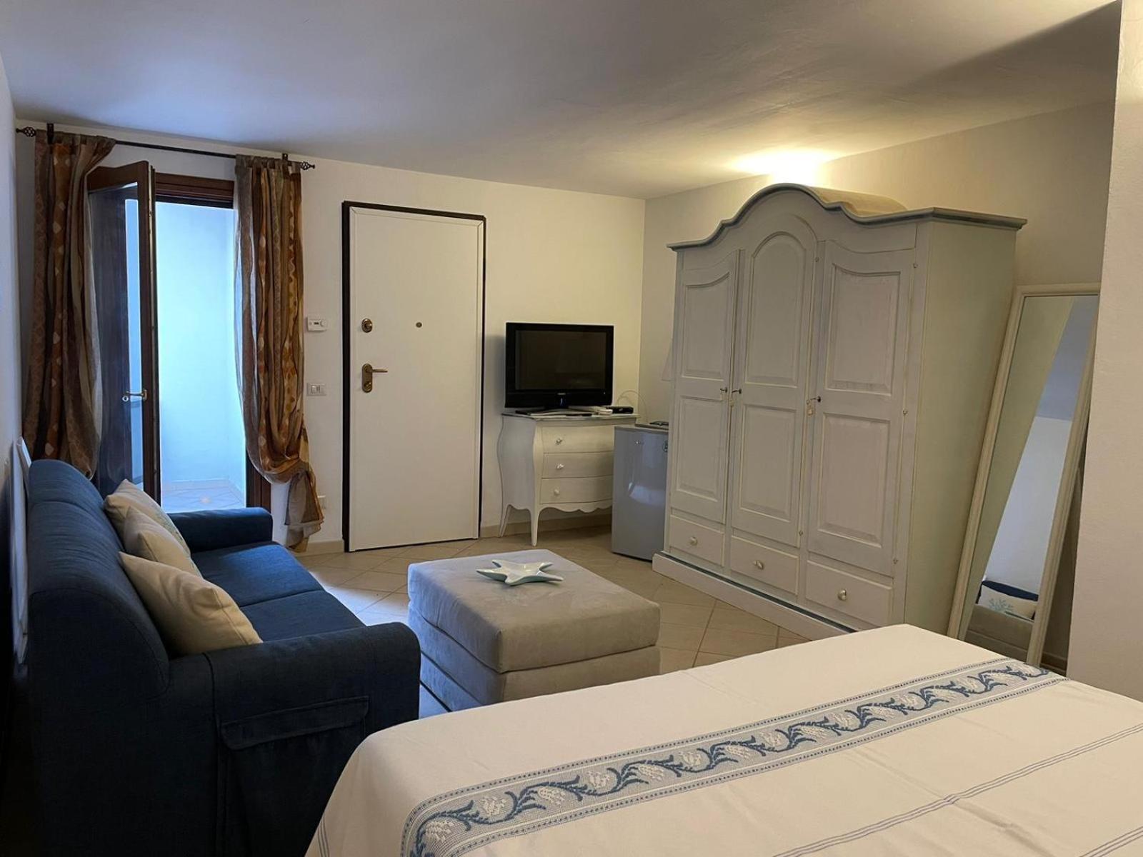 Villa A Golfo Aranci Con Vista Su Tavolara Marinella  Bagian luar foto